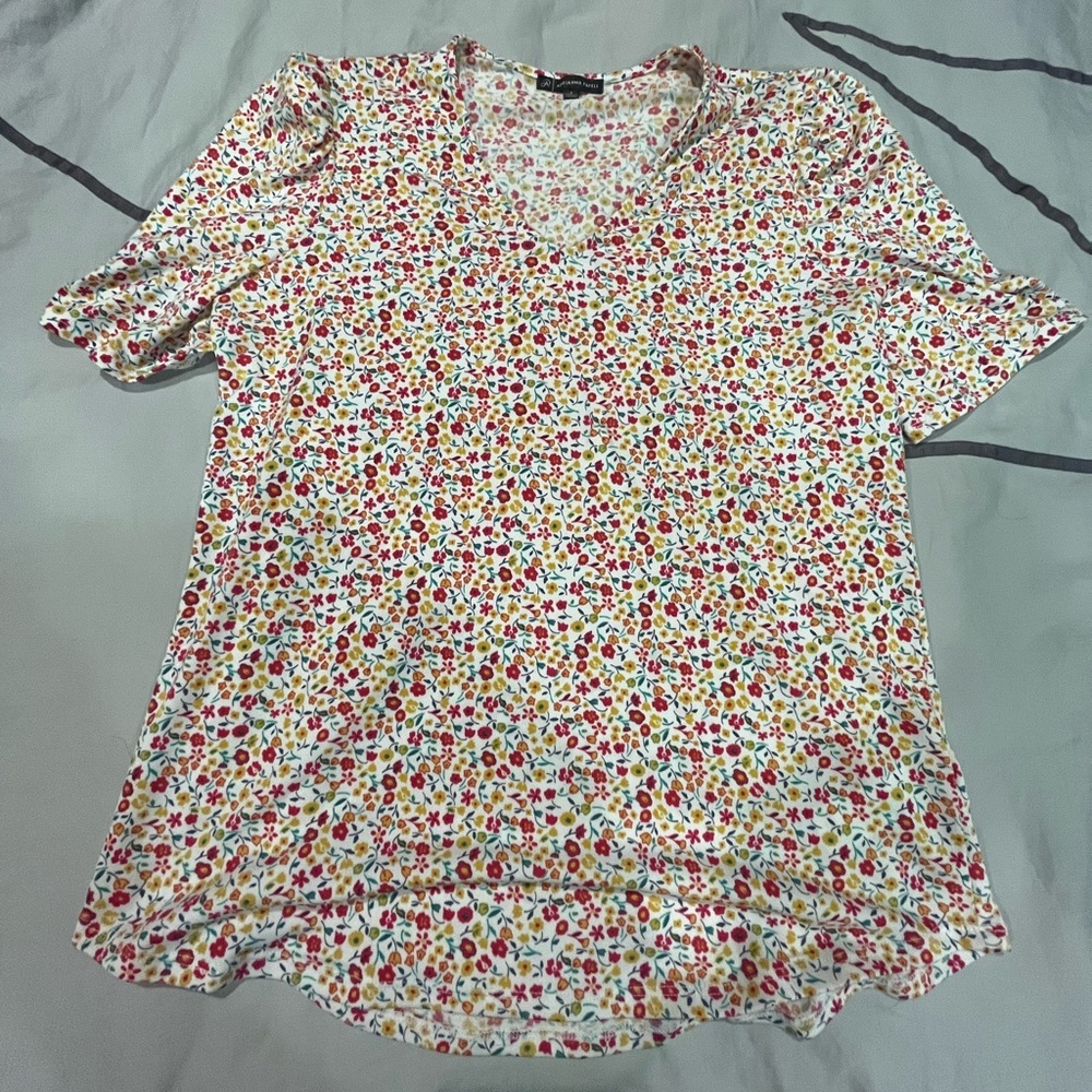 Floral Top with Puffed Sleeve